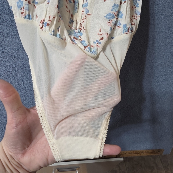 New- Free People Bodysuit Medium Take It Away Intimately Ivory Floral - Picture 4 of 12